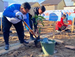 Program Penghijauan Pemkab Kubu Raya Merambah Kawasan Perumahan, REI Tanam 50 Pohon di Sungai Kakap