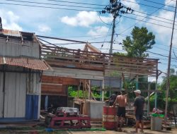 Pedagang Kaki Lima di Kubu Raya Bongkar Lapak Secara Mandiri, Dukung Penataan Kawasan Adisucipto