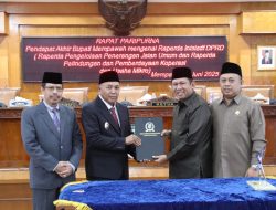 Wabup Mempawah Hadiri Rapat Paripurna DPRD, Nyatakan Persetujuan Dua Raperda Inisiatif