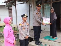 Sambut Hari Bhayangkara ke-79, Polres Mempawah Salurkan Bantuan Sosial ke Warga Kurang Mampu