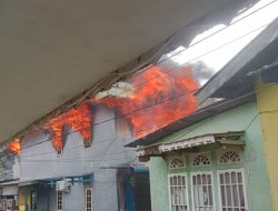 Rumah di Tayan Hulu Terbakar, Diduga Akibat Korsleting Listrik, Kerugian Capai Rp250 Juta