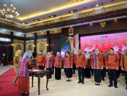 Pengurus Dekranasda dan Pokja Bunda PAUD Kalbar Resmi Dilantik, Erlina Ria Norsan Dorong Kolaborasi dan Pemasaran Produk Kerajinan