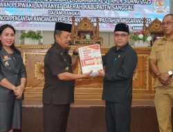 Bupati dan Wabup Sanggau Hadiri Rapat Paripurna Penyampaian Nota Pengantar Rancangan Perubahan KUA dan PPAS 2025