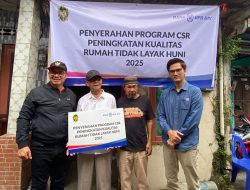 Warga Mergangsan Peroleh Bantuan Bedah Rumah, Wako Yogya Hasto Bantu Sumbangan Semen