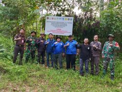 Satgas PKH Pasang Plang Larangan Masuk di Kawasan Tamhura Pandan Puloh Bengkayang