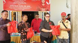 Ayu Nur Suri Serahkan Bantuan Pertanian, Dorong Perhutanan Sosial untuk Petani di Muara Enim