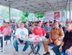 Pertandingan indonesia Vs Jepang, Camat Kistim Bersama Masyarakat Nobar Di Polsek Kota Kisaran Asahan