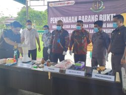 Kejari Bengkayang Musnahkan 30 Barang Bukti Perkara Inkrah Periode Juni–Agustus 2025