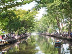 1.700 Peserta Adu Ketangkasan dalam Lomba Mancing Ikan Lele di Parit Sungai Jawi, Wali Kota Lepas Jackpot 7 Kg