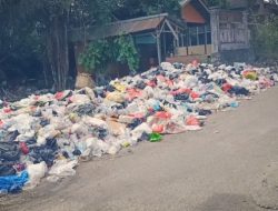 Warga Keluhkan Tumpukan Sampah di Jalan Patikrama Melawi, Ganggu Aktivitas dan Ancaman Kesehatan