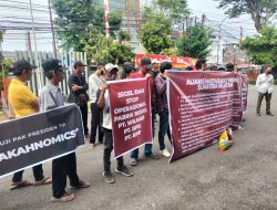 Bulog Bermitra dengan Vendor Bermasalah? Aliansi Masyarakat Peduli Sumsel Gelar Aksi Demo