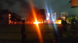Gelombang Demo Membesar, Polda DIY Dibakar