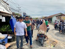 Bupati Kubu Raya Sujiwo Tinjau Jalan Perdamaian, Janjikan Perbaikan Saluran dan Penataan Pasar