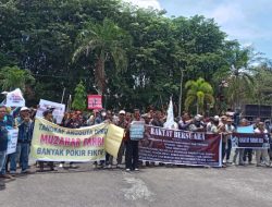 Ratusan Warga Gelar Aksi di Sambas, Tuntut Transparansi Keuangan dan Perbaikan Infrastruktur