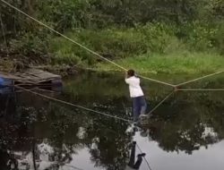 Pemkab Mempawah Klarifikasi Video Viral Pelajar Seberangi Sungai dengan Tali