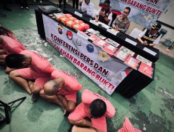 Polda Kalbar Gagalkan Penyelundupan 8 Kg Sabu, Tiga Pelaku Termasuk Dua WN Malaysia Ditangkap