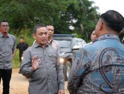 Gubernur Ria Norsan Kucurkan Rp 5 Miliar untuk Perbaikan Jalan Nahaya – Simpang Amboyo Selatan di Landak