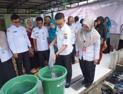 Wali Kota Pontianak Serahkan Bantuan Budikdamber untuk Dorong Ketahanan Pangan dan Cegah Stunting