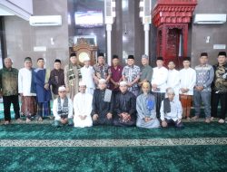Masjid Sebagai Pusat Peradaban, Wagub Cik Ujang Dorong Jamaah Hidupkan Kegiatan Sosial