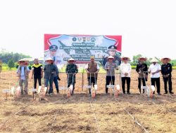 Swasembada Pangan Tahun 2025, Sekda Banyuasin Hadiri Tanam Jagung Bersama Polres Banyuasin