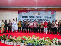 Sukses Kibarkan Bendera Merah Putih, Bupati Banyuasin Bubarkan Paskibraka Tahun 2025