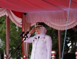 Ukir Sejarah, Wakil Bupati Banyuasin Perempuan Pertama Jadi Irup Penurunan Bendera HUT RI