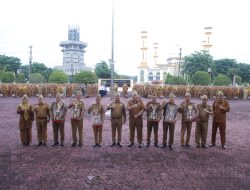 Pemkab Asahan Serahkan Penghargaan ke Desa Yang Berhasil Lakukan Terobosan Dan Konsisten Dalam Pembangunan