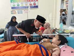 Gubernur Sumbar Tinjau Korban Dugaan Keracunan MBG di RSUD Lubuk Basung