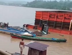 Ponton Bermuatan Bauksit Tabrak Fasilitas Warga di Meliau, Kerugian Capai Rp138 Juta — Diselesaikan Secara Kekeluargaan