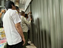 Pemkot Pontianak Segel 10 Kios di Pasar Kapuas Indah, Tunggakan Retribusi Capai Rp178 Juta