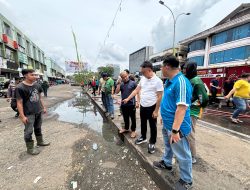 Menyambut Haul Habib Muhammad ke-114, Pemkot dan Pedagang Gelar Kerja Bakti di Pasar Flamboyan