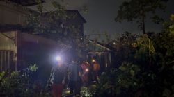 Hujan Deras dan Angin Kencang Terjang Pontianak, Belasan Bangunan Rusak dan Satu Orang Terluka