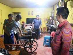 Wakil Wali Kota Pontianak Serahkan Kursi Roda untuk Korban Tertimpa Pohon di Siantan Hilir