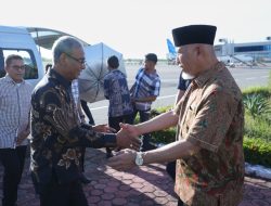Gubernur Mahyeldi Sambut Kajati Sumbar yang Baru di Bandara Internasional Minangkabau
