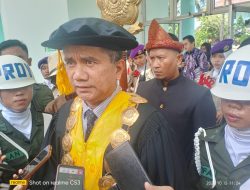 Sebanyak 899 Wisudawan Unsri Resmi Dikukuhkan, Rektor Ajak Alumni Segera Mengabdi dan Kembangkan Ilmu