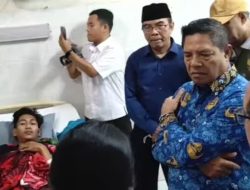 Beri Perhatian, Bupati Lombok Timur Kunjungi Pegawai Damkar Korban Kecelakaan Saat Bertugas