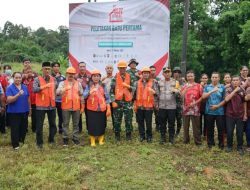 Wakil Bupati Sanggau Letakan Batu Pertama Pembangunan Koperasi Merah Putih Kecamatan Beduai