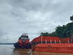 Ponton Muatan Bauksit  Yang Ditarik TB.Mega Sukses Lepas Kendali.