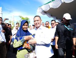 Ratusan Warga Padati Masjid Oesman Al-Khair, Gubernur Ria Norsan Buka Gelar Pangan Murah di Kayong Utara