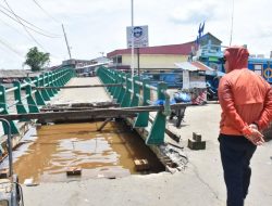 Jembatan Bintang Tujuh di Sungai Kakap Roboh, Bupati Sujiwo Pastikan Perbaikan Segera Dilakukan