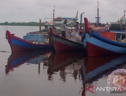 Nelayan Kubu Raya Kian Terdesak — Solar Subsidi Langka, Harga Melonjak hingga Rp15 Ribu per Liter
