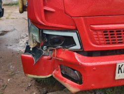 Truk Sawit Lindas Pengendara Motor di Depan Citimall Ketapang, Satu Tewas di Tempat