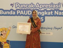 Bunda PAUD Kalbar Erlina Raih Penghargaan Prestisius Nasional 2025