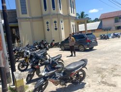 Polsek Beduai Berikan Rasa Aman kepada Jemaah  Sholat Jumat