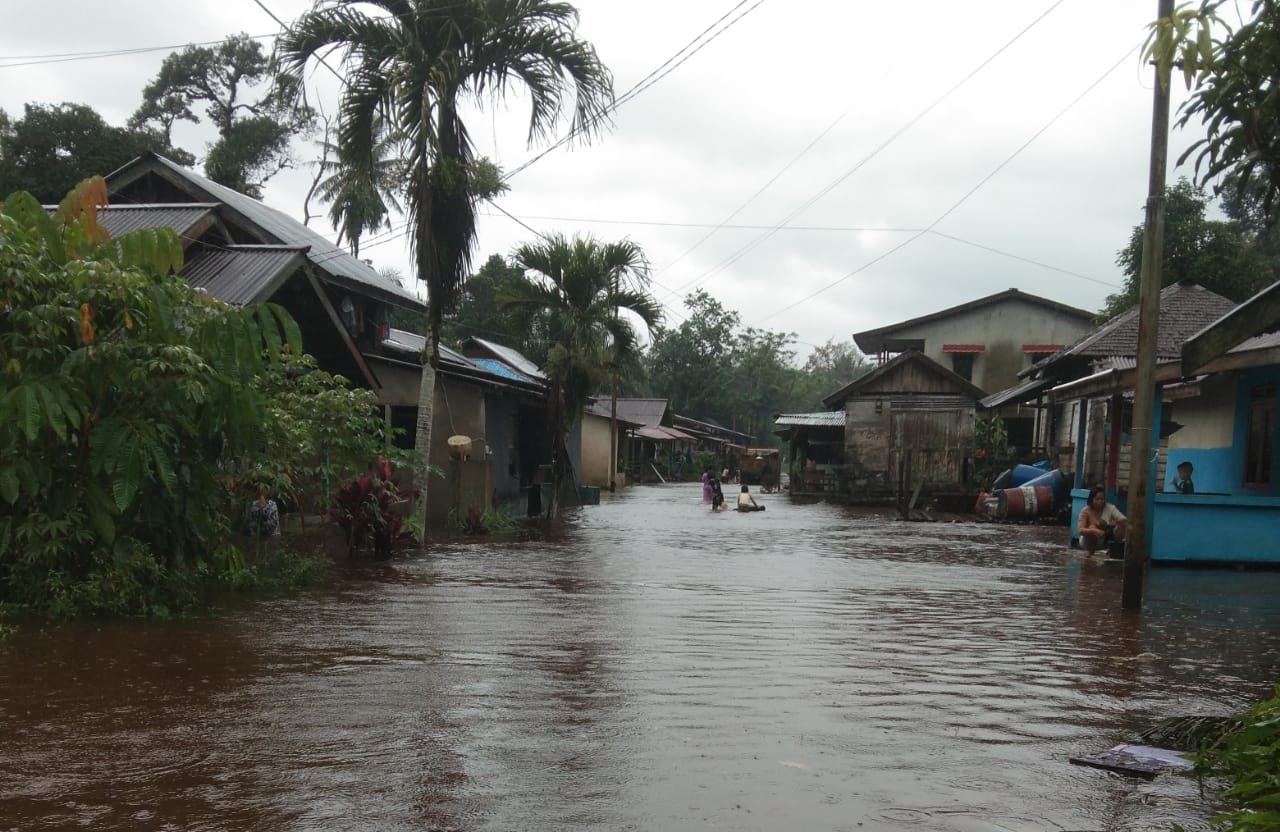 Bupati Sambas Imbau Warga Waspada Banjir, Longsor, dan Gelombang Tinggi Akibat Cuaca Ekstrem