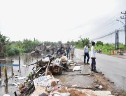 Penertiban Bangunan Liar di Sungai Rengas Berjalan Kondusif, Bupati Sujiwo Apresiasi Warga yang Bongkar Mandiri