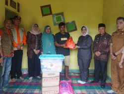 Bupati Mempawah Serahkan Santunan Duka kepada Keluarga Korban Tenggelam di Toho Ilir