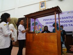 Gerobak Baru, Harapan Baru: Kisah Tri Sulastri Bangkit Lewat Bantuan UEP Pemkot Pontianak