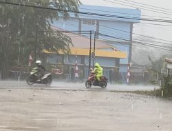 BMKG Tetapkan Kalbar Siaga Hujan Lebat, BPBD Kalbar Perkuat Antisipasi dan Imbau Warga Waspada
