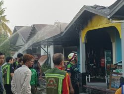 Rumah Warga di Jalan Suwignyo Pontianak Terbakar, Api Berhasil Dipadamkan Kurang dari Satu Jam